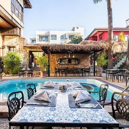 Remarkable Flat With Balcony Near Hadrian's Gate 안탈리아