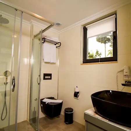 Remarkable Flat With Balcony Near Hadrian's Gate
