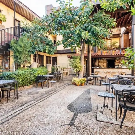 Remarkable Flat With Balcony Near Hadrian's Gate Antalya