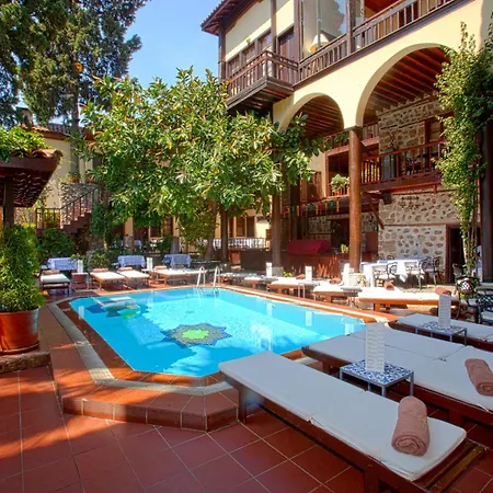 Ubytování v soukromí Remarkable Flat With Balcony Near Hadrian's Gate Antalya