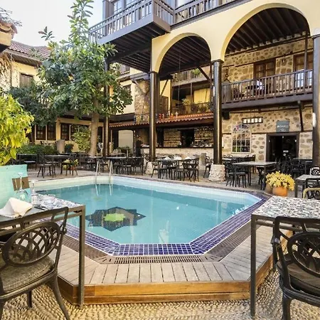Remarkable Flat With Balcony Near Hadrian's Gate *