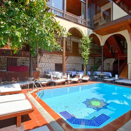 Habitación en casa particular Remarkable Flat With Balcony Near Hadrian's Gate *